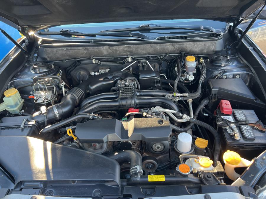 2014 Subaru Outback 4dr Wgn H4 Auto 2.5i Limited, available for sale in Stamford, Connecticut | Harbor View Auto Sales LLC. Stamford, Connecticut 2014 Subaru Outback 4dr Wgn H4 Auto 2.5i Limited, available for sale in Stamford, Connecticut | Harbor View Auto Sales LLC. Stamford, Connecticut