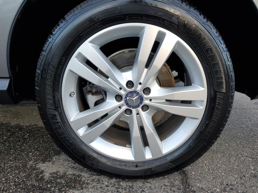 2013 Mercedes-Benz M-Class 4MATIC 4dr ML 350, available for sale in Springfield, Massachusetts | Absolute Motors Inc. Springfield, Massachusetts 2013 Mercedes-Benz M-Class 4MATIC 4dr ML 350, available for sale in Springfield, Massachusetts | Absolute Motors Inc. Springfield, Massachusetts