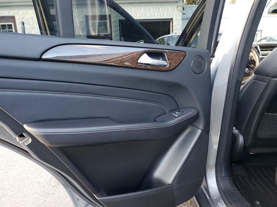 2013 Mercedes-Benz M-Class 4MATIC 4dr ML 350, available for sale in Springfield, Massachusetts | Absolute Motors Inc. Springfield, Massachusetts 2013 Mercedes-Benz M-Class 4MATIC 4dr ML 350, available for sale in Springfield, Massachusetts | Absolute Motors Inc. Springfield, Massachusetts