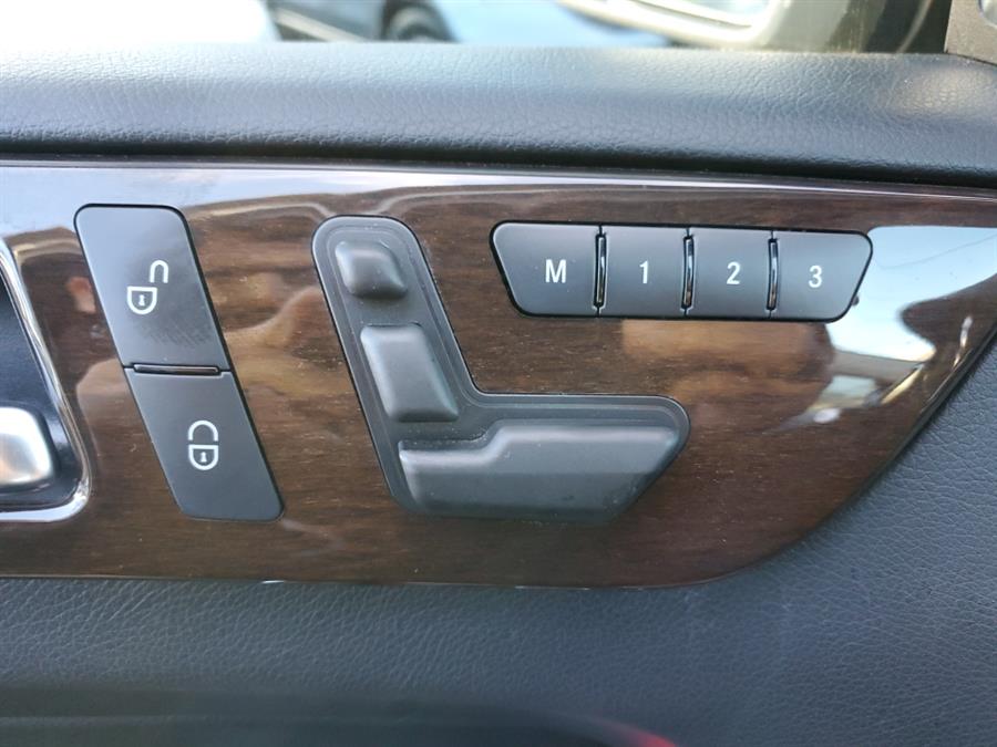 2013 Mercedes-Benz M-Class 4MATIC 4dr ML 350, available for sale in Springfield, Massachusetts | Absolute Motors Inc. Springfield, Massachusetts 2013 Mercedes-Benz M-Class 4MATIC 4dr ML 350, available for sale in Springfield, Massachusetts | Absolute Motors Inc. Springfield, Massachusetts