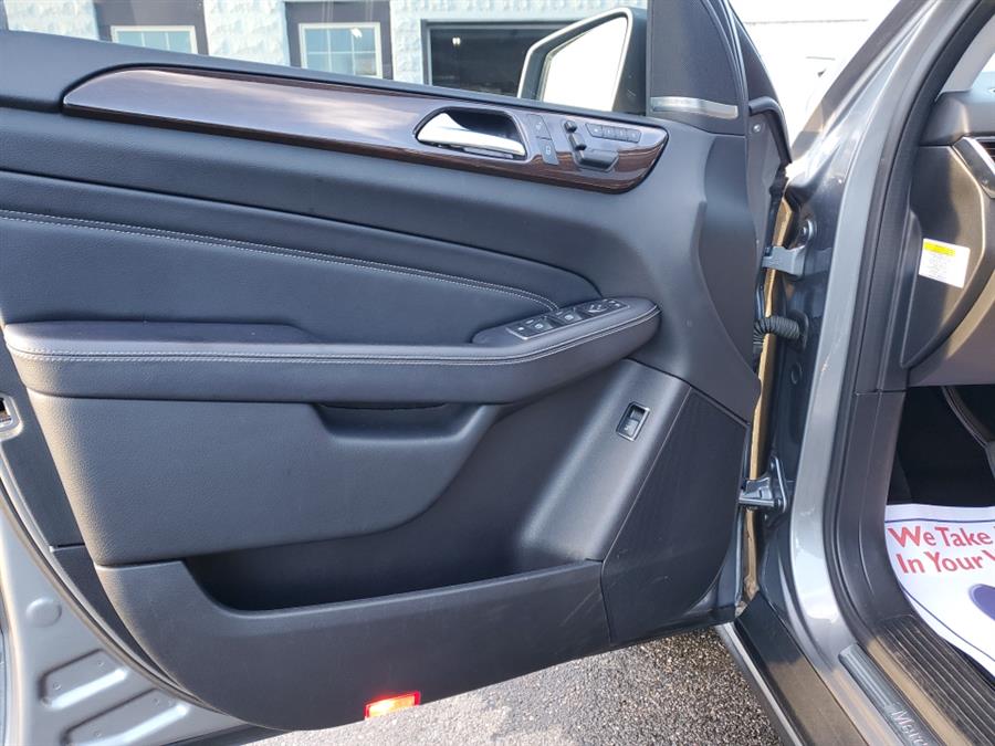 2013 Mercedes-Benz M-Class 4MATIC 4dr ML 350, available for sale in Springfield, Massachusetts | Absolute Motors Inc. Springfield, Massachusetts 2013 Mercedes-Benz M-Class 4MATIC 4dr ML 350, available for sale in Springfield, Massachusetts | Absolute Motors Inc. Springfield, Massachusetts