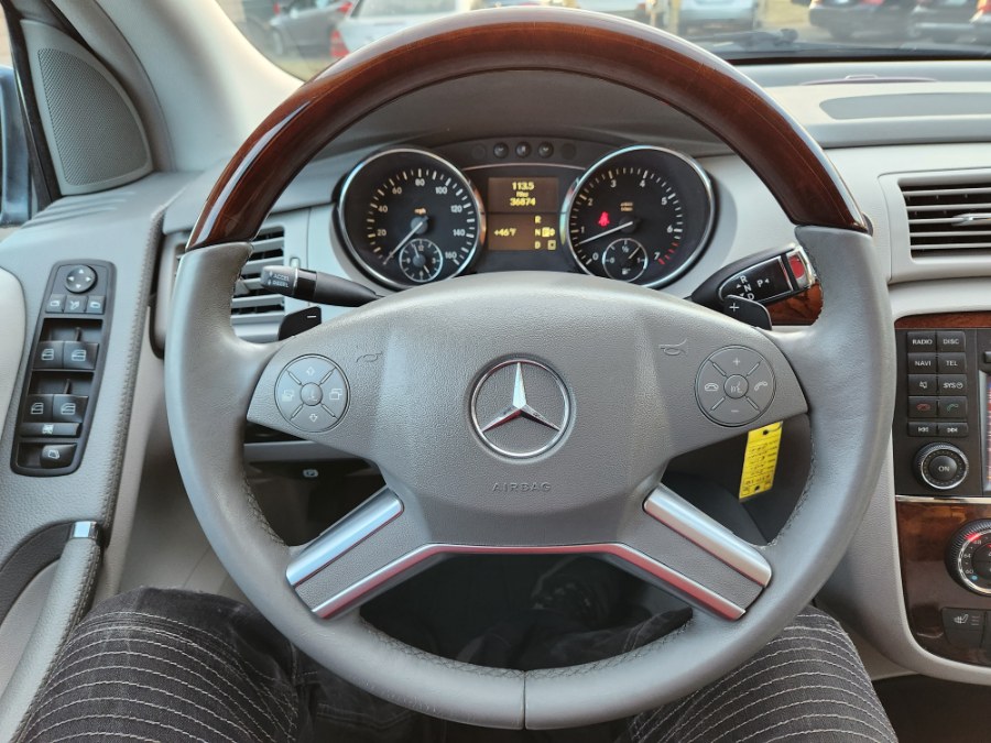 2010 Mercedes-Benz R-Class 4MATIC 4dr R 350, available for sale in Bristol, Connecticut | Dealmax Motors LLC. Bristol, Connecticut 2010 Mercedes-Benz R-Class 4MATIC 4dr R 350, available for sale in Bristol, Connecticut | Dealmax Motors LLC. Bristol, Connecticut