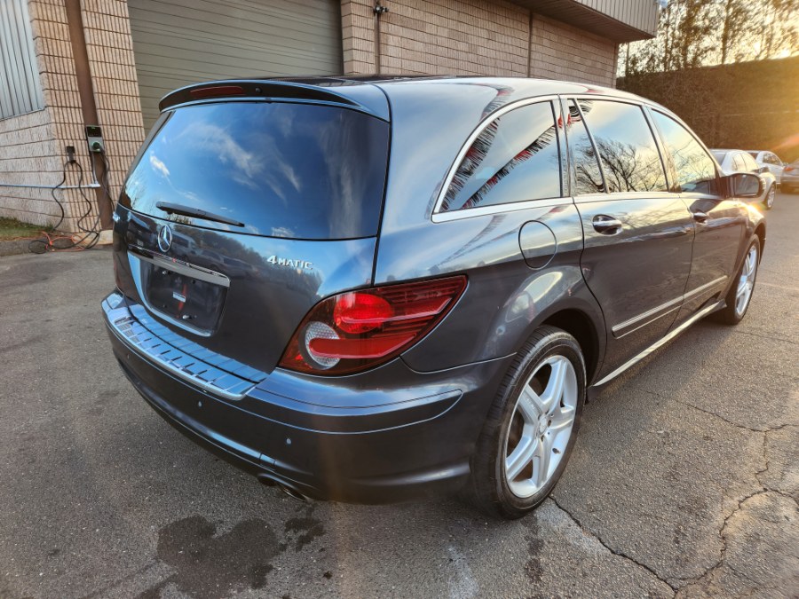 2010 Mercedes-Benz R-Class 4MATIC 4dr R 350, available for sale in Bristol, Connecticut | Dealmax Motors LLC. Bristol, Connecticut 2010 Mercedes-Benz R-Class 4MATIC 4dr R 350, available for sale in Bristol, Connecticut | Dealmax Motors LLC. Bristol, Connecticut