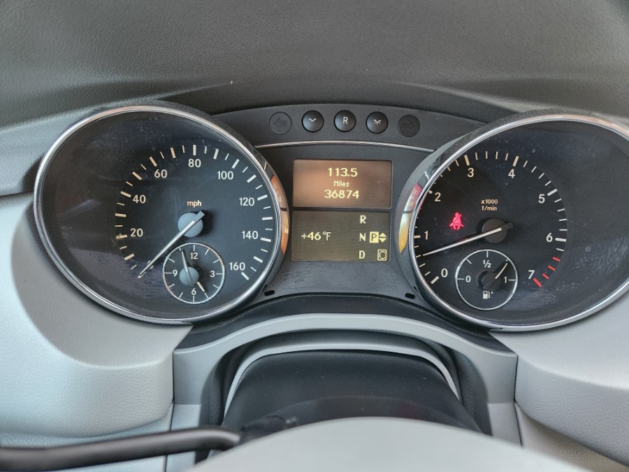 2010 Mercedes-Benz R-Class 4MATIC 4dr R 350, available for sale in Bristol, Connecticut | Dealmax Motors LLC. Bristol, Connecticut 2010 Mercedes-Benz R-Class 4MATIC 4dr R 350, available for sale in Bristol, Connecticut | Dealmax Motors LLC. Bristol, Connecticut