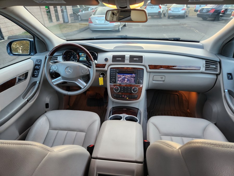 2010 Mercedes-Benz R-Class 4MATIC 4dr R 350, available for sale in Bristol, Connecticut | Dealmax Motors LLC. Bristol, Connecticut 2010 Mercedes-Benz R-Class 4MATIC 4dr R 350, available for sale in Bristol, Connecticut | Dealmax Motors LLC. Bristol, Connecticut
