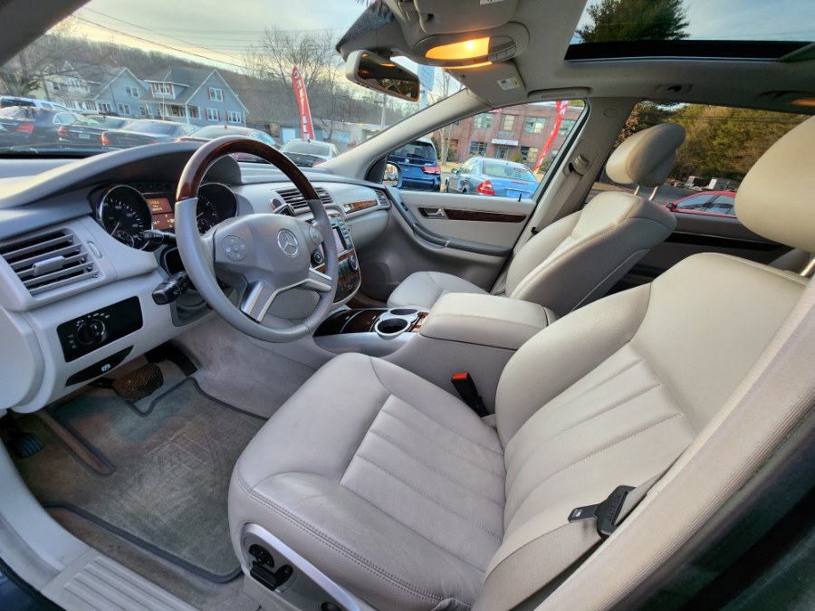 2010 Mercedes-Benz R-Class 4MATIC 4dr R 350, available for sale in Bristol, Connecticut | Dealmax Motors LLC. Bristol, Connecticut 2010 Mercedes-Benz R-Class 4MATIC 4dr R 350, available for sale in Bristol, Connecticut | Dealmax Motors LLC. Bristol, Connecticut