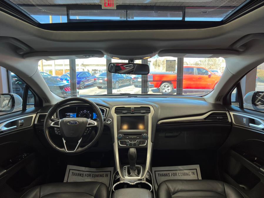 2016 Ford Fusion Energi 4dr Sdn SE Luxury, available for sale in Massapequa Park, New York | Power Motors East. Massapequa Park, New York 2016 Ford Fusion Energi 4dr Sdn SE Luxury, available for sale in Massapequa Park, New York | Power Motors East. Massapequa Park, New York