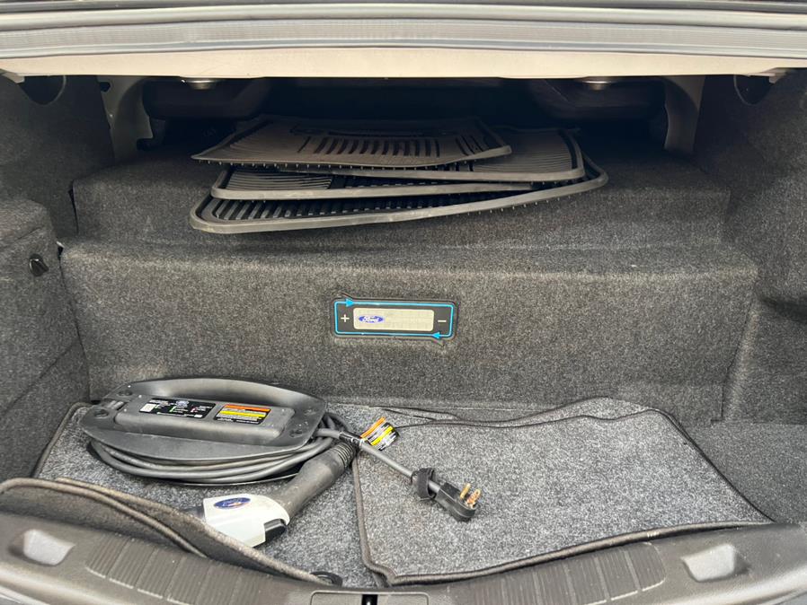 2016 Ford Fusion Energi 4dr Sdn SE Luxury, available for sale in Massapequa Park, New York | Power Motors East. Massapequa Park, New York 2016 Ford Fusion Energi 4dr Sdn SE Luxury, available for sale in Massapequa Park, New York | Power Motors East. Massapequa Park, New York