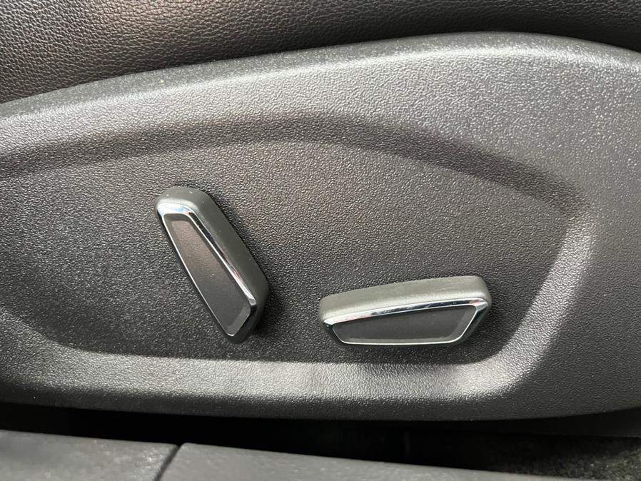2016 Ford Fusion Energi 4dr Sdn SE Luxury, available for sale in Massapequa Park, New York | Power Motors East. Massapequa Park, New York 2016 Ford Fusion Energi 4dr Sdn SE Luxury, available for sale in Massapequa Park, New York | Power Motors East. Massapequa Park, New York