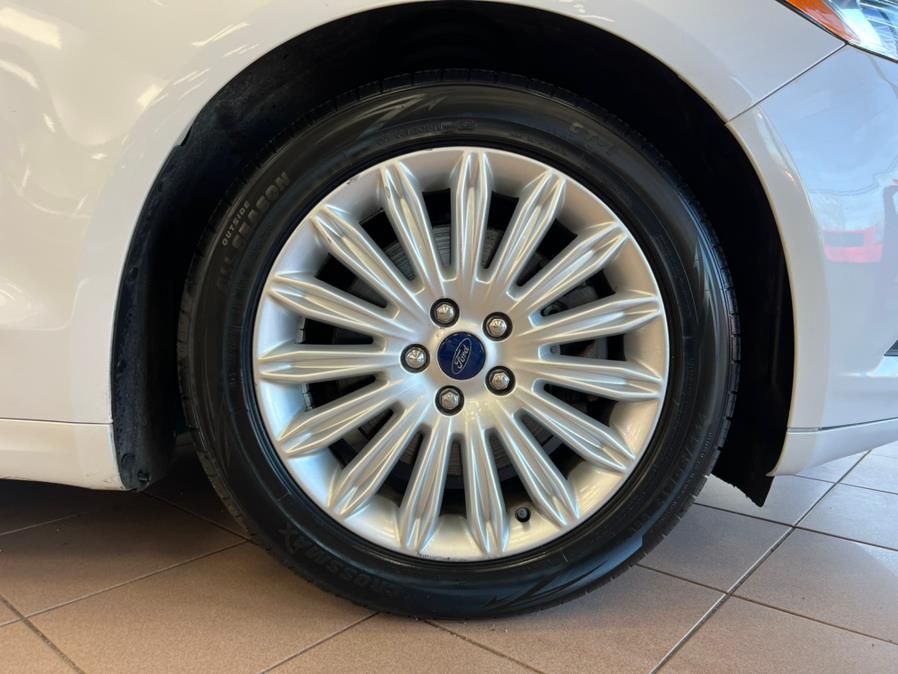 2016 Ford Fusion Energi 4dr Sdn SE Luxury, available for sale in Massapequa Park, New York | Power Motors East. Massapequa Park, New York 2016 Ford Fusion Energi 4dr Sdn SE Luxury, available for sale in Massapequa Park, New York | Power Motors East. Massapequa Park, New York