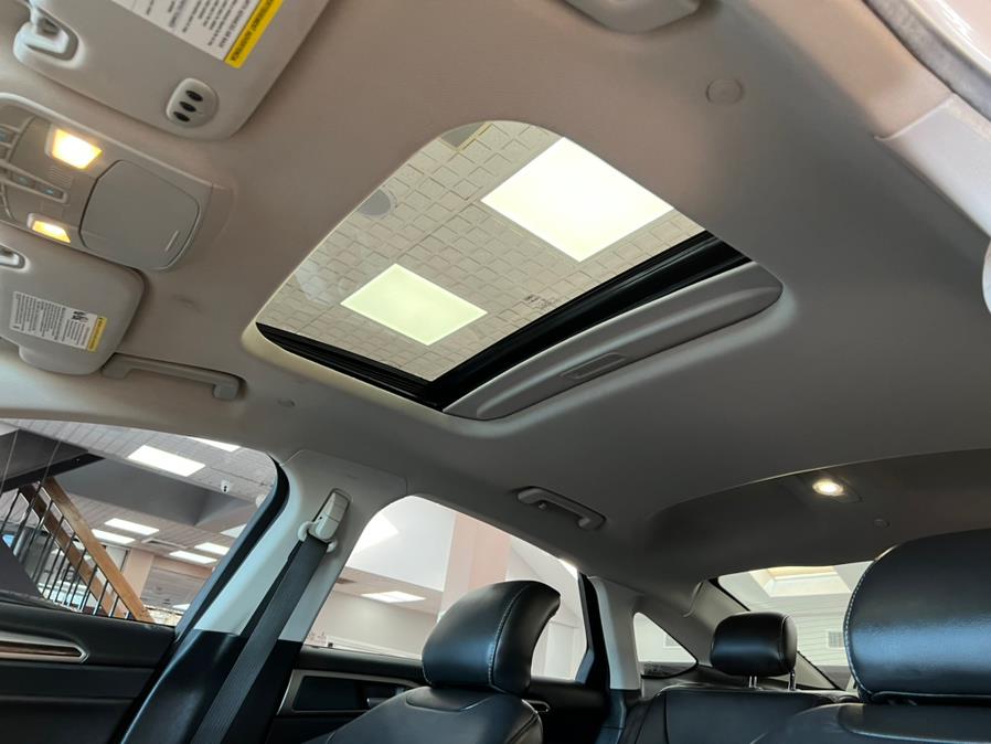 2016 Ford Fusion Energi 4dr Sdn SE Luxury, available for sale in Massapequa Park, New York | Power Motors East. Massapequa Park, New York 2016 Ford Fusion Energi 4dr Sdn SE Luxury, available for sale in Massapequa Park, New York | Power Motors East. Massapequa Park, New York