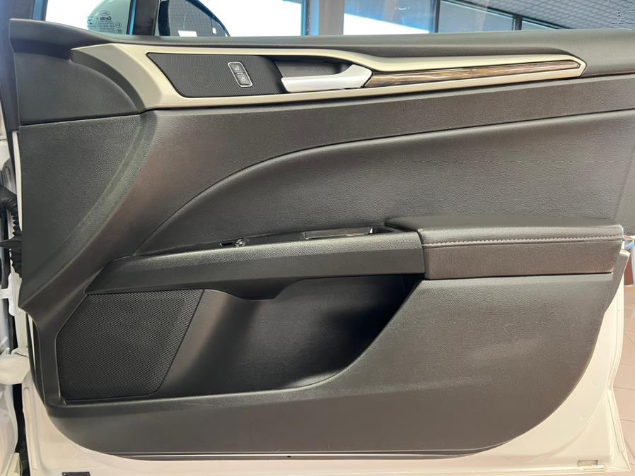 2016 Ford Fusion Energi 4dr Sdn SE Luxury, available for sale in Massapequa Park, New York | Power Motors East. Massapequa Park, New York 2016 Ford Fusion Energi 4dr Sdn SE Luxury, available for sale in Massapequa Park, New York | Power Motors East. Massapequa Park, New York