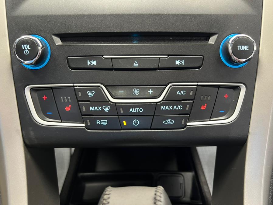 2016 Ford Fusion Energi 4dr Sdn SE Luxury, available for sale in Massapequa Park, New York | Power Motors East. Massapequa Park, New York 2016 Ford Fusion Energi 4dr Sdn SE Luxury, available for sale in Massapequa Park, New York | Power Motors East. Massapequa Park, New York