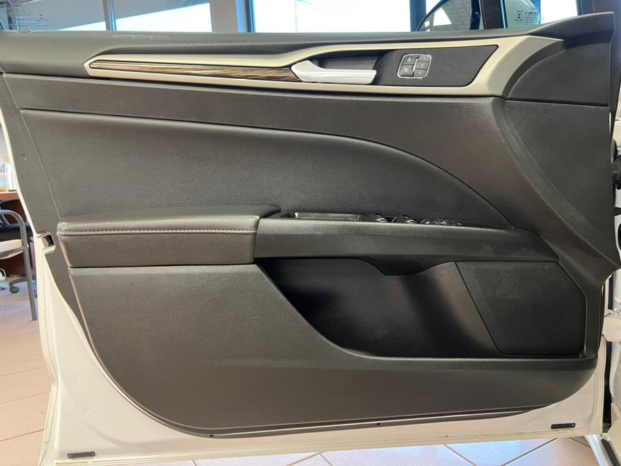 2016 Ford Fusion Energi 4dr Sdn SE Luxury, available for sale in Massapequa Park, New York | Power Motors East. Massapequa Park, New York 2016 Ford Fusion Energi 4dr Sdn SE Luxury, available for sale in Massapequa Park, New York | Power Motors East. Massapequa Park, New York