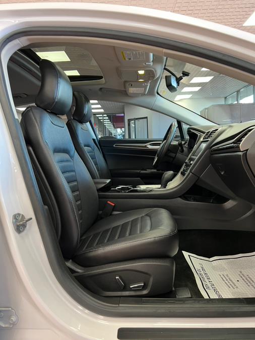 2016 Ford Fusion Energi 4dr Sdn SE Luxury, available for sale in Massapequa Park, New York | Power Motors East. Massapequa Park, New York 2016 Ford Fusion Energi 4dr Sdn SE Luxury, available for sale in Massapequa Park, New York | Power Motors East. Massapequa Park, New York