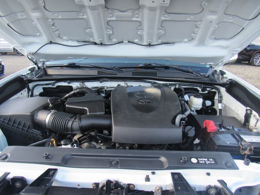 2018 Toyota Tacoma SR5 Access Cab 6'' Bed V6 4x4 AT (Natl), available for sale in San Francisco de Macoris Rd, Dominican Republic | Hilario Auto Import. San Francisco de Macoris Rd, Dominican Republic 2018 Toyota Tacoma SR5 Access Cab 6'' Bed V6 4x4 AT (Natl), available for sale in San Francisco de Macoris Rd, Dominican Republic | Hilario Auto Import. San Francisco de Macoris Rd, Dominican Republic