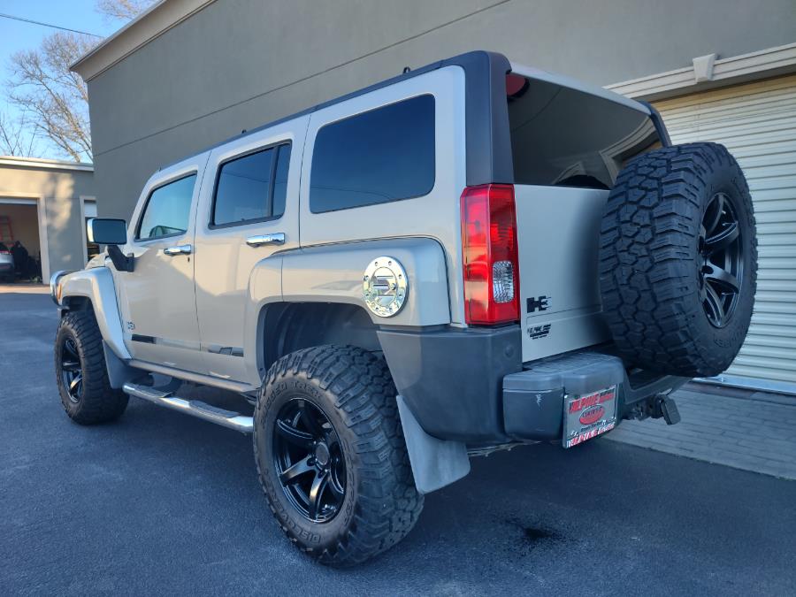 2006 HUMMER H3 4dr 4WD SUV, available for sale in Wantagh, New York | Alpine Motors Inc. Wantagh, New York 2006 HUMMER H3 4dr 4WD SUV, available for sale in Wantagh, New York | Alpine Motors Inc. Wantagh, New York