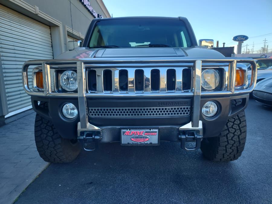 2006 HUMMER H3 4dr 4WD SUV, available for sale in Wantagh, New York | Alpine Motors Inc. Wantagh, New York 2006 HUMMER H3 4dr 4WD SUV, available for sale in Wantagh, New York | Alpine Motors Inc. Wantagh, New York