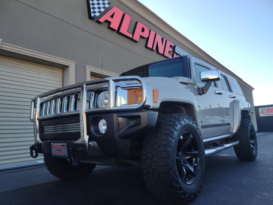 2006 HUMMER H3 4dr 4WD SUV, available for sale in Wantagh, New York | Alpine Motors Inc. Wantagh, New York 2006 HUMMER H3 4dr 4WD SUV, available for sale in Wantagh, New York | Alpine Motors Inc. Wantagh, New York