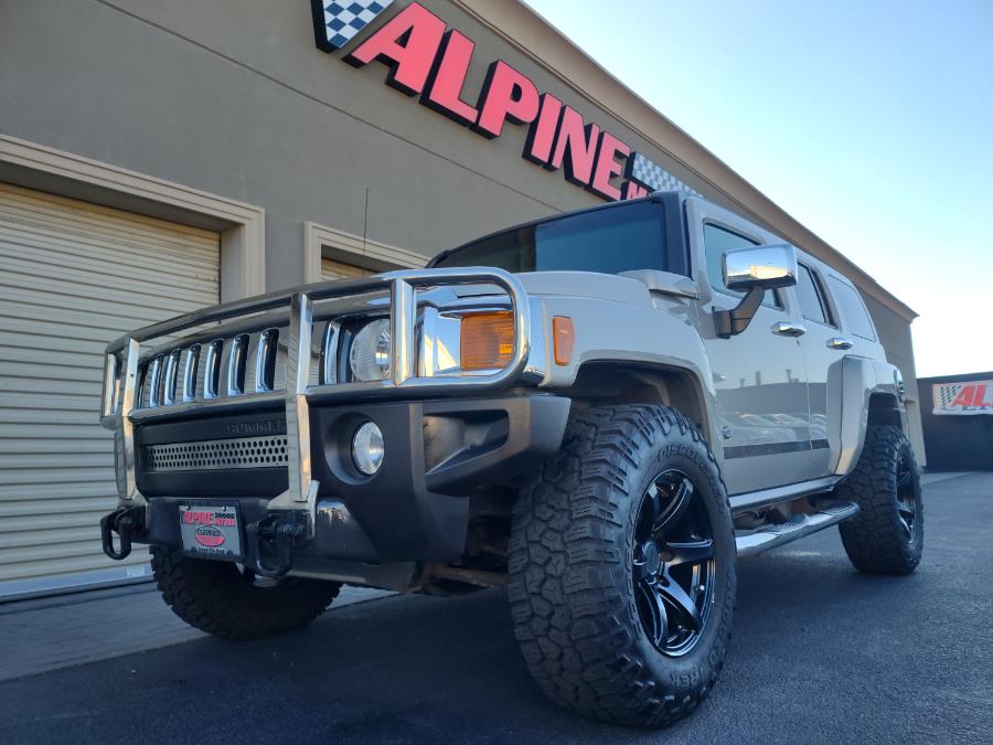 2006 HUMMER H3 4dr 4WD SUV, available for sale in Wantagh, New York | Alpine Motors Inc. Wantagh, New York 2006 HUMMER H3 4dr 4WD SUV, available for sale in Wantagh, New York | Alpine Motors Inc. Wantagh, New York