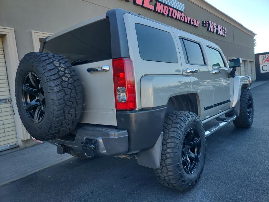2006 HUMMER H3 4dr 4WD SUV, available for sale in Wantagh, New York | Alpine Motors Inc. Wantagh, New York 2006 HUMMER H3 4dr 4WD SUV, available for sale in Wantagh, New York | Alpine Motors Inc. Wantagh, New York