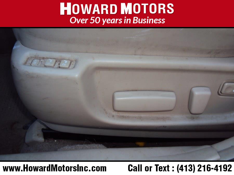 2003 Toyota Avalon 4dr Sdn XLS w/Bucket Seats, available for sale in Springfield, Massachusetts | Howard Motors. Springfield, Massachusetts 2003 Toyota Avalon 4dr Sdn XLS w/Bucket Seats, available for sale in Springfield, Massachusetts | Howard Motors. Springfield, Massachusetts