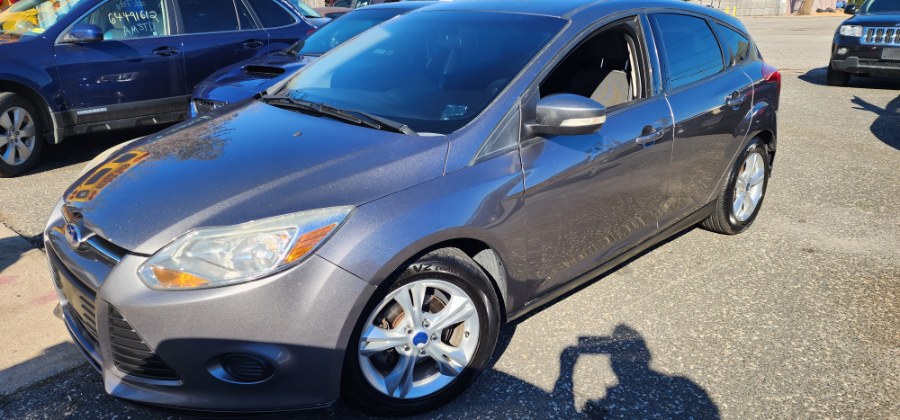 2014 Ford Focus 5dr HB SE, available for sale in Patchogue, New York | Romaxx Truxx. Patchogue, New York