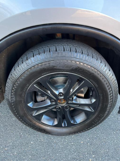 2011 Dodge Durango AWD 4dr Crew, available for sale in New Britain, Connecticut | Supreme Automotive. New Britain, Connecticut 2011 Dodge Durango AWD 4dr Crew, available for sale in New Britain, Connecticut | Supreme Automotive. New Britain, Connecticut