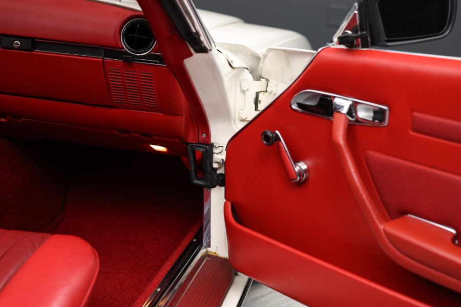 1972 Mercedes-Benz 350SL 4.5, available for sale in North Salem, New York | Meccanic Shop North Inc. North Salem, New York 1972 Mercedes-Benz 350SL 4.5, available for sale in North Salem, New York | Meccanic Shop North Inc. North Salem, New York