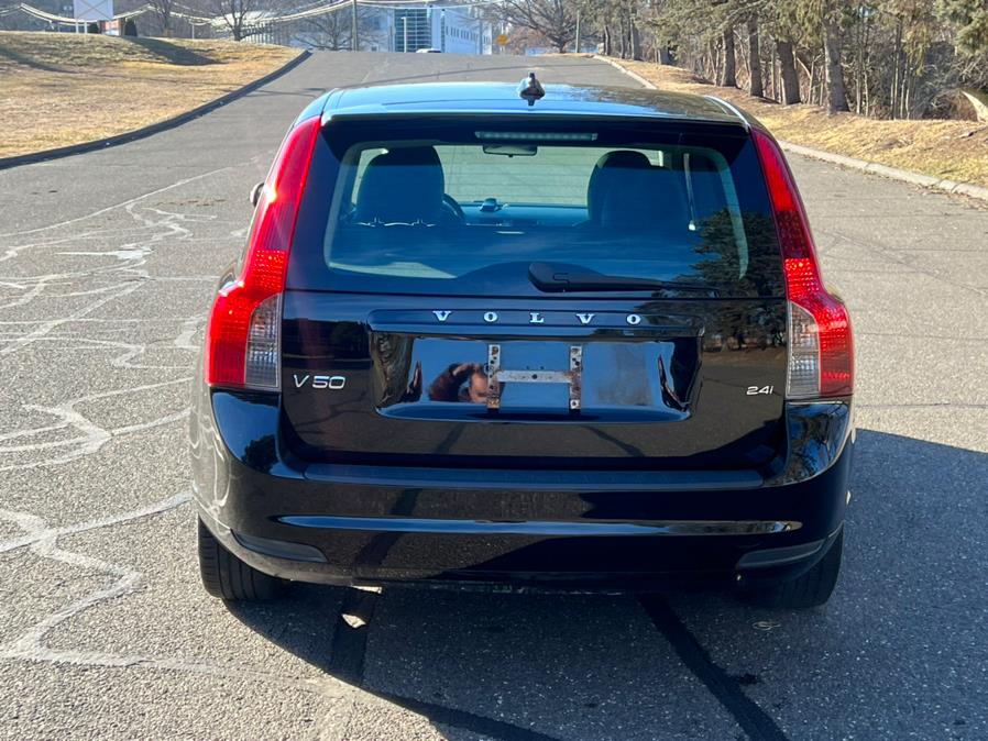 2009 Volvo V50 4dr Wgn 2.4L FWD w/Sunroof, available for sale in Waterbury, Connecticut | Platinum Auto Care. Waterbury, Connecticut 2009 Volvo V50 4dr Wgn 2.4L FWD w/Sunroof, available for sale in Waterbury, Connecticut | Platinum Auto Care. Waterbury, Connecticut