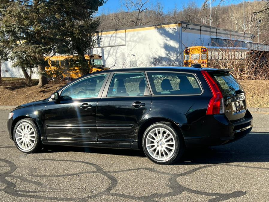 2009 Volvo V50 4dr Wgn 2.4L FWD w/Sunroof, available for sale in Waterbury, Connecticut | Platinum Auto Care. Waterbury, Connecticut 2009 Volvo V50 4dr Wgn 2.4L FWD w/Sunroof, available for sale in Waterbury, Connecticut | Platinum Auto Care. Waterbury, Connecticut