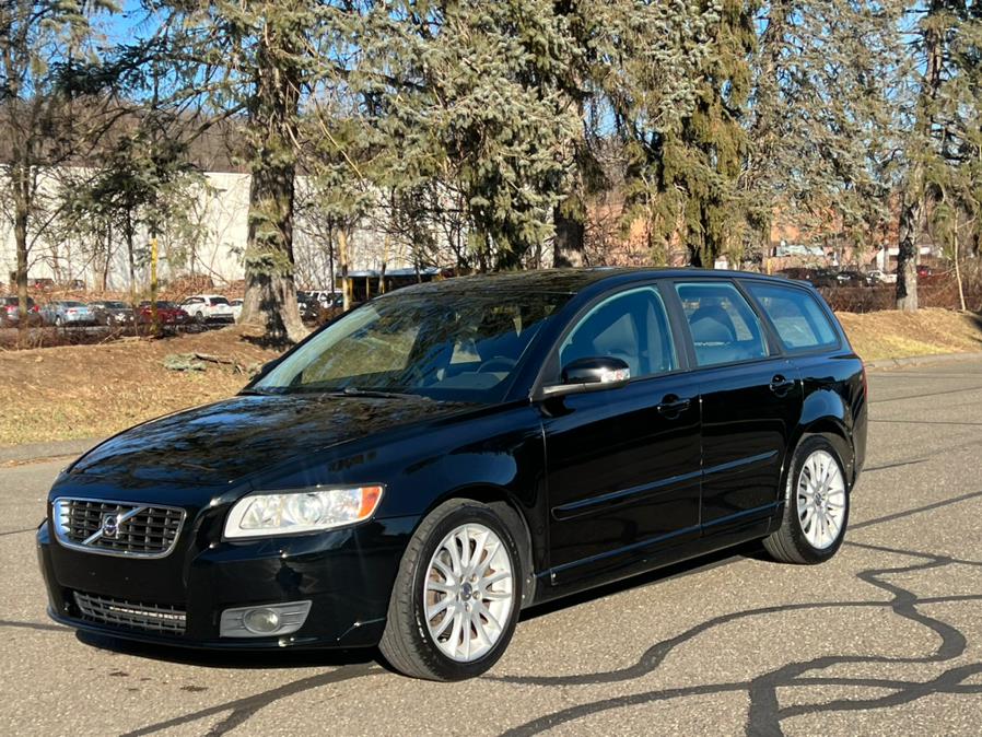 2009 Volvo V50 4dr Wgn 2.4L FWD w/Sunroof, available for sale in Waterbury, Connecticut | Platinum Auto Care. Waterbury, Connecticut 2009 Volvo V50 4dr Wgn 2.4L FWD w/Sunroof, available for sale in Waterbury, Connecticut | Platinum Auto Care. Waterbury, Connecticut
