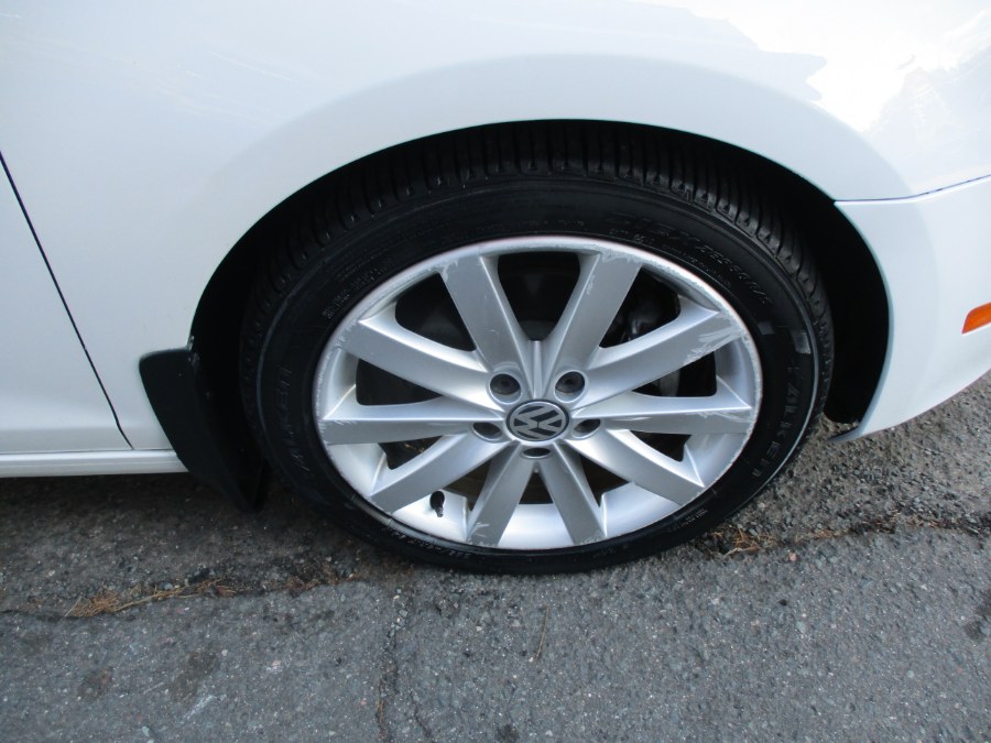 2011 Volkswagen Golf 2dr HB DSG TDI, available for sale in Meriden, Connecticut | Cos Central Auto. Meriden, Connecticut 2011 Volkswagen Golf 2dr HB DSG TDI, available for sale in Meriden, Connecticut | Cos Central Auto. Meriden, Connecticut