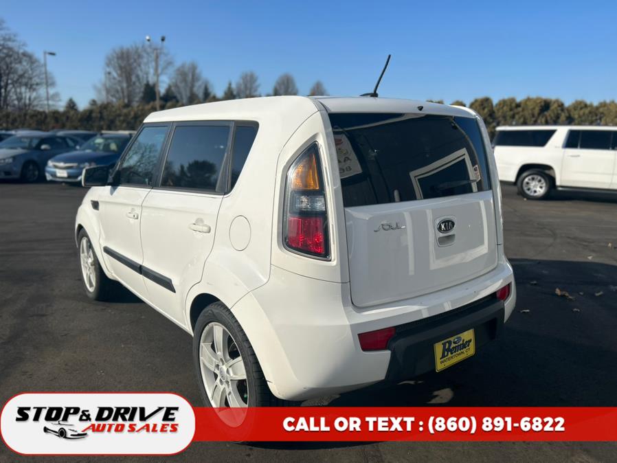 2011 Kia Soul 5dr Wgn Auto +, available for sale in East Windsor, Connecticut | Stop & Drive Auto Sales. East Windsor, Connecticut 2011 Kia Soul 5dr Wgn Auto +, available for sale in East Windsor, Connecticut | Stop & Drive Auto Sales. East Windsor, Connecticut