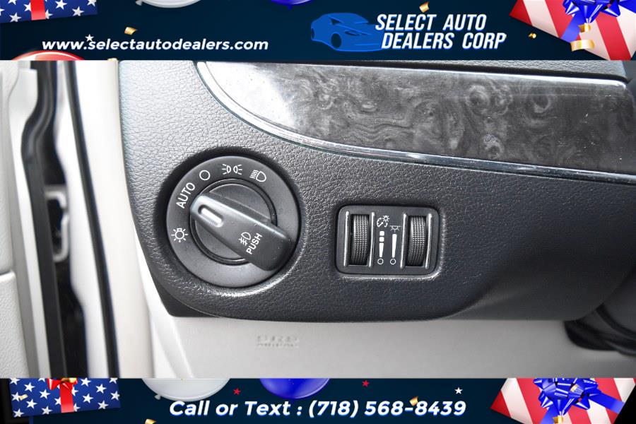 2013 Chrysler Town & Country 4dr Wgn Touring-L, available for sale in Brooklyn, New York | Select Auto Dealers Corp. Brooklyn, New York 2013 Chrysler Town & Country 4dr Wgn Touring-L, available for sale in Brooklyn, New York | Select Auto Dealers Corp. Brooklyn, New York