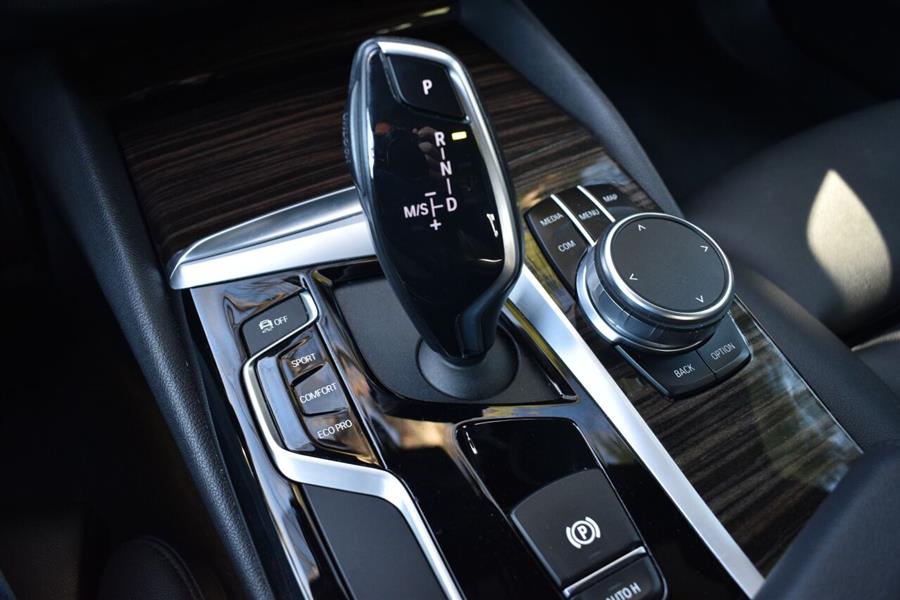 2019 BMW 5 Series 530i xDrive AWD 4dr Sedan, available for sale in Great Neck, New York | Camy Cars. Great Neck, New York 2019 BMW 5 Series 530i xDrive AWD 4dr Sedan, available for sale in Great Neck, New York | Camy Cars. Great Neck, New York