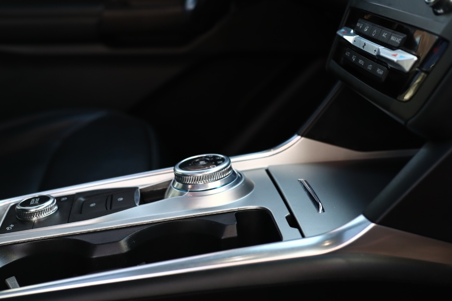 2020 Ford Explorer XLT 4WD, available for sale in Jamaica, New York | Hillside Auto Mall Inc.. Jamaica, New York 2020 Ford Explorer XLT 4WD, available for sale in Jamaica, New York | Hillside Auto Mall Inc.. Jamaica, New York