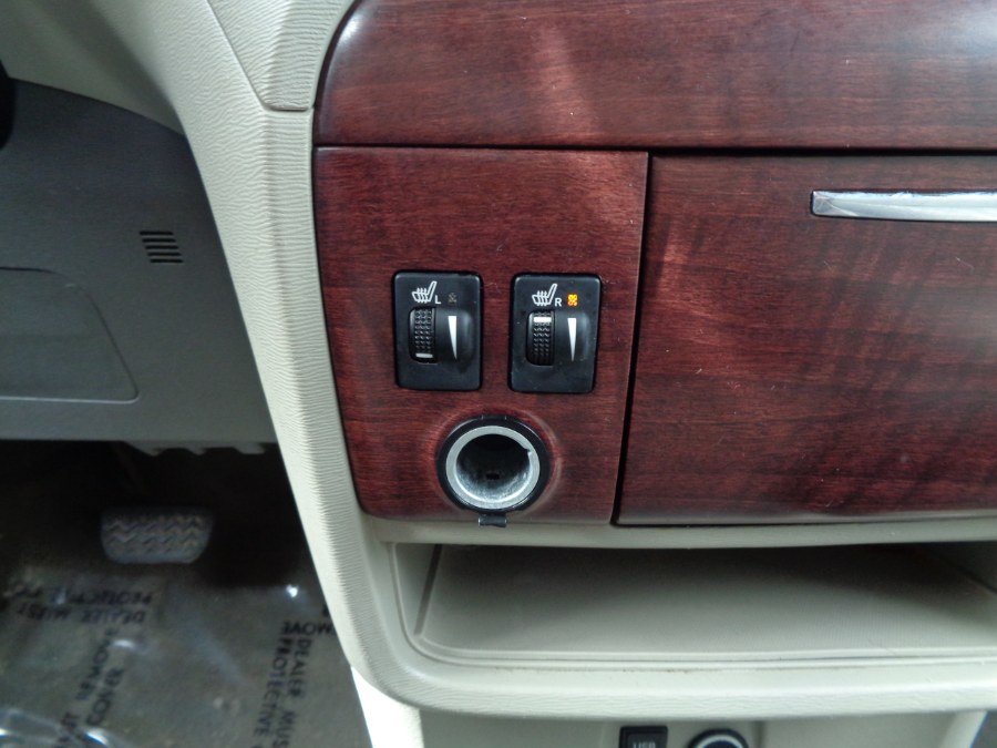 2014 Toyota Sienna 5dr 8-Pass Van V6 XLE FWD, available for sale in Valley Stream, New York | NY Auto Traders. Valley Stream, New York 2014 Toyota Sienna 5dr 8-Pass Van V6 XLE FWD, available for sale in Valley Stream, New York | NY Auto Traders. Valley Stream, New York
