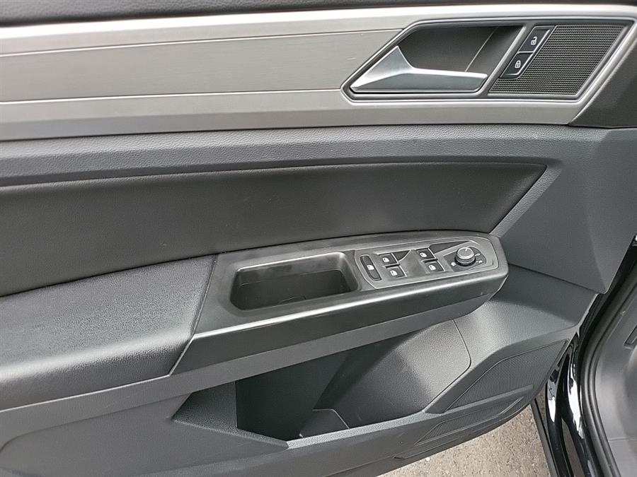 2018 Volkswagen Atlas 3.6L V6 SE 4MOTION, available for sale in Hartford, Connecticut | Lex Autos LLC. Hartford, Connecticut 2018 Volkswagen Atlas 3.6L V6 SE 4MOTION, available for sale in Hartford, Connecticut | Lex Autos LLC. Hartford, Connecticut