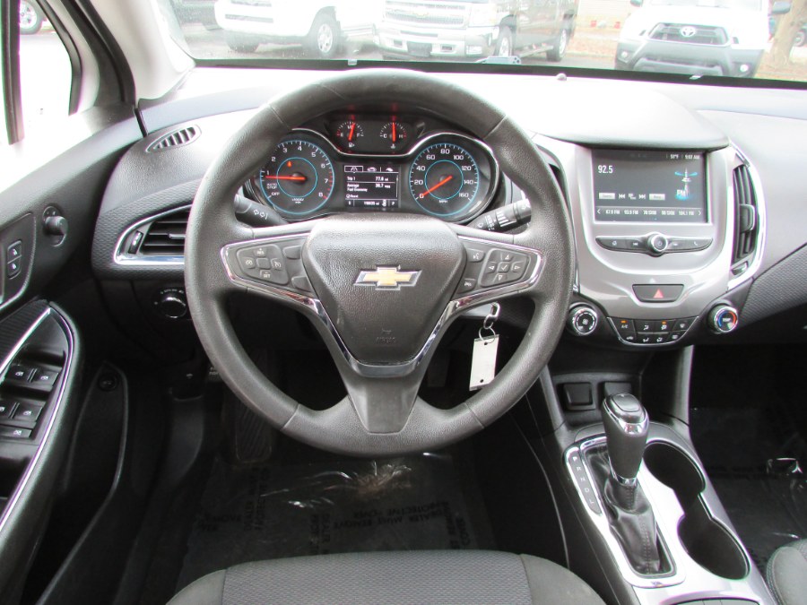 2016 Chevrolet Cruze 4dr Sdn Auto LT, available for sale in East Windsor, Connecticut | United Auto Sales of E Windsor, Inc. East Windsor, Connecticut 2016 Chevrolet Cruze 4dr Sdn Auto LT, available for sale in East Windsor, Connecticut | United Auto Sales of E Windsor, Inc. East Windsor, Connecticut