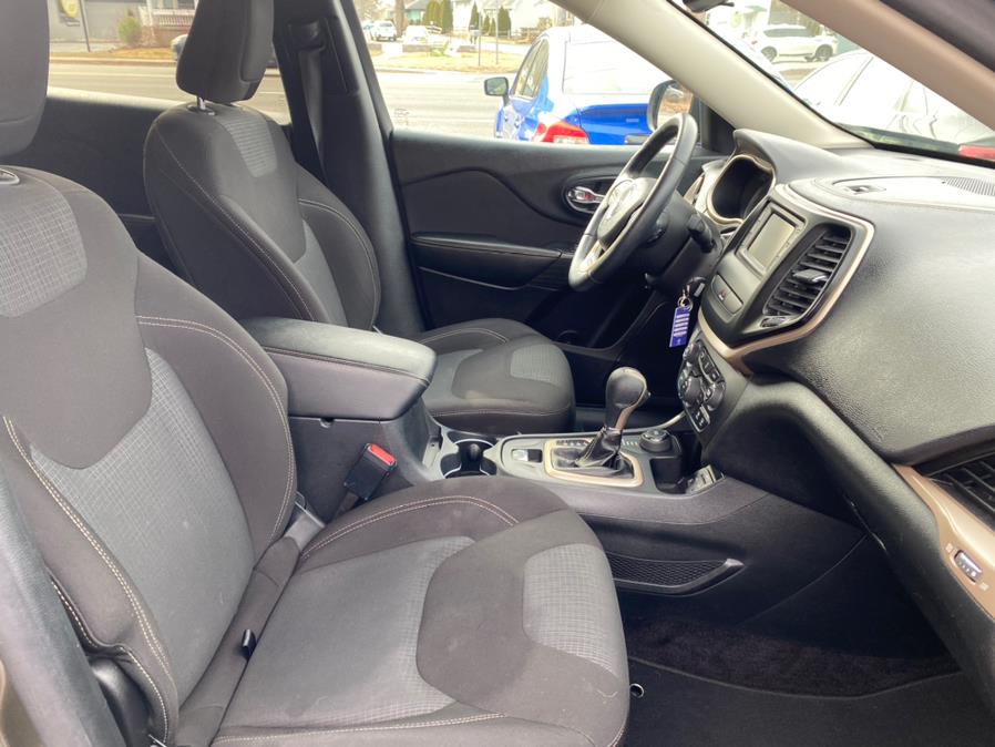 2016 Jeep Cherokee 4WD 4dr Latitude, available for sale in Canton, Connecticut | Lava Motors 2 Inc. Canton, Connecticut 2016 Jeep Cherokee 4WD 4dr Latitude, available for sale in Canton, Connecticut | Lava Motors 2 Inc. Canton, Connecticut