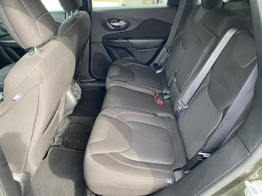 2016 Jeep Cherokee 4WD 4dr Latitude, available for sale in Canton, Connecticut | Lava Motors 2 Inc. Canton, Connecticut 2016 Jeep Cherokee 4WD 4dr Latitude, available for sale in Canton, Connecticut | Lava Motors 2 Inc. Canton, Connecticut