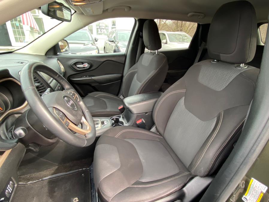 2016 Jeep Cherokee 4WD 4dr Latitude, available for sale in Canton, Connecticut | Lava Motors 2 Inc. Canton, Connecticut 2016 Jeep Cherokee 4WD 4dr Latitude, available for sale in Canton, Connecticut | Lava Motors 2 Inc. Canton, Connecticut