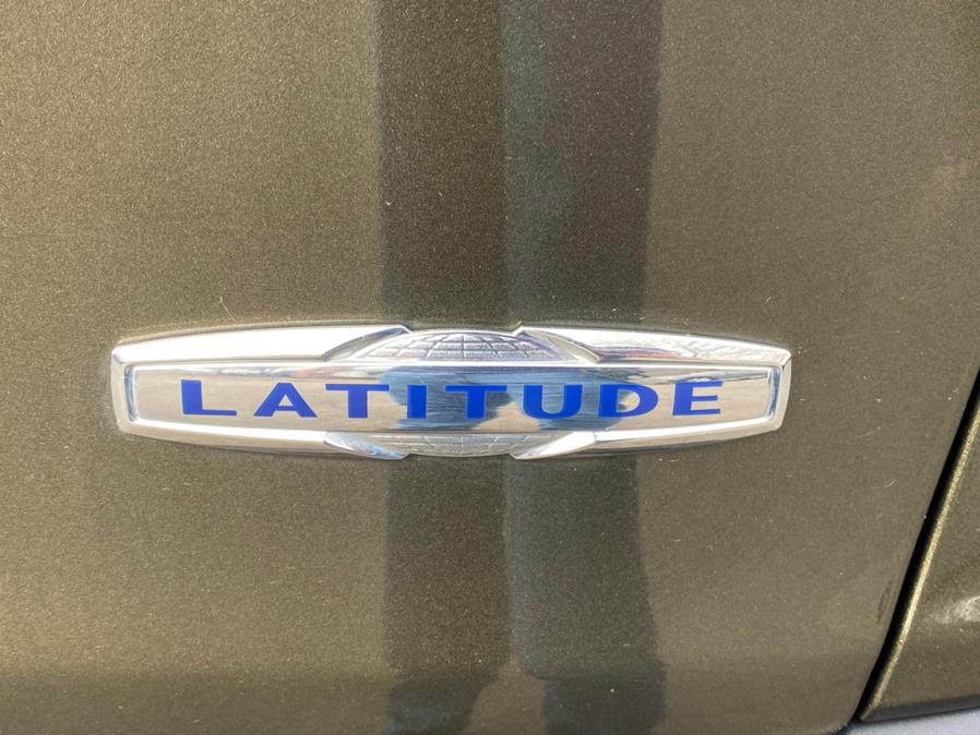 2016 Jeep Cherokee 4WD 4dr Latitude, available for sale in Canton, Connecticut | Lava Motors 2 Inc. Canton, Connecticut 2016 Jeep Cherokee 4WD 4dr Latitude, available for sale in Canton, Connecticut | Lava Motors 2 Inc. Canton, Connecticut