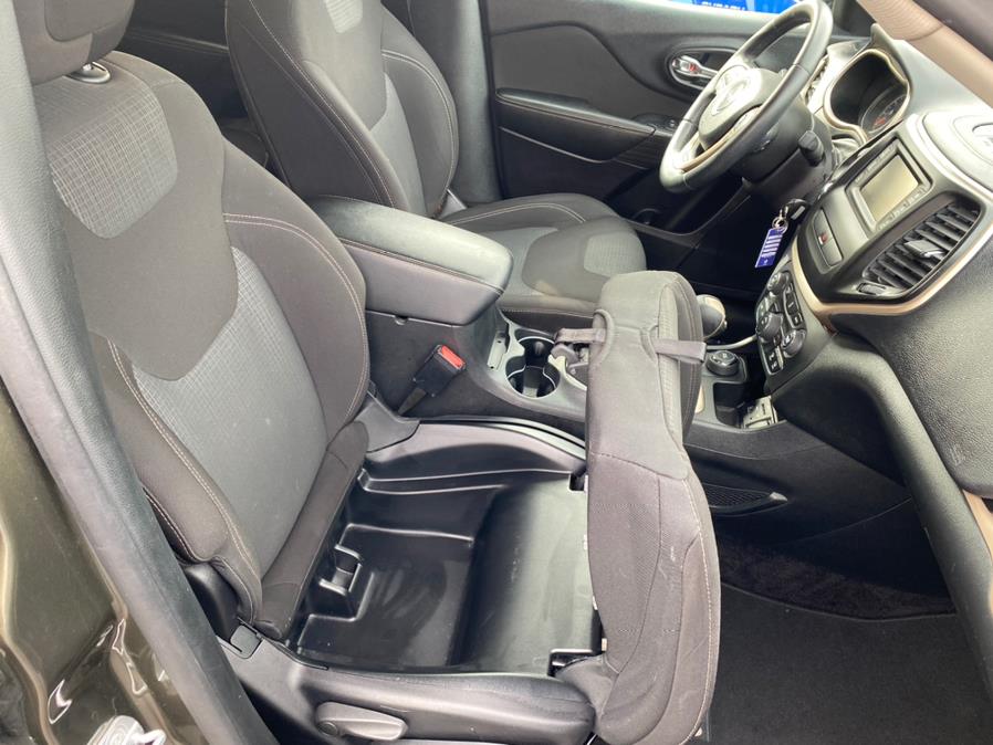 2016 Jeep Cherokee 4WD 4dr Latitude, available for sale in Canton, Connecticut | Lava Motors 2 Inc. Canton, Connecticut 2016 Jeep Cherokee 4WD 4dr Latitude, available for sale in Canton, Connecticut | Lava Motors 2 Inc. Canton, Connecticut