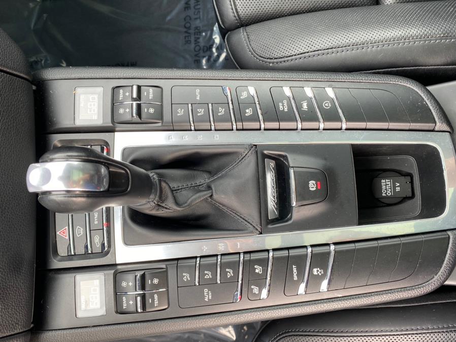 2018 Porsche Macan AWD, available for sale in Canton, Connecticut | Lava Motors 2 Inc. Canton, Connecticut 2018 Porsche Macan AWD, available for sale in Canton, Connecticut | Lava Motors 2 Inc. Canton, Connecticut