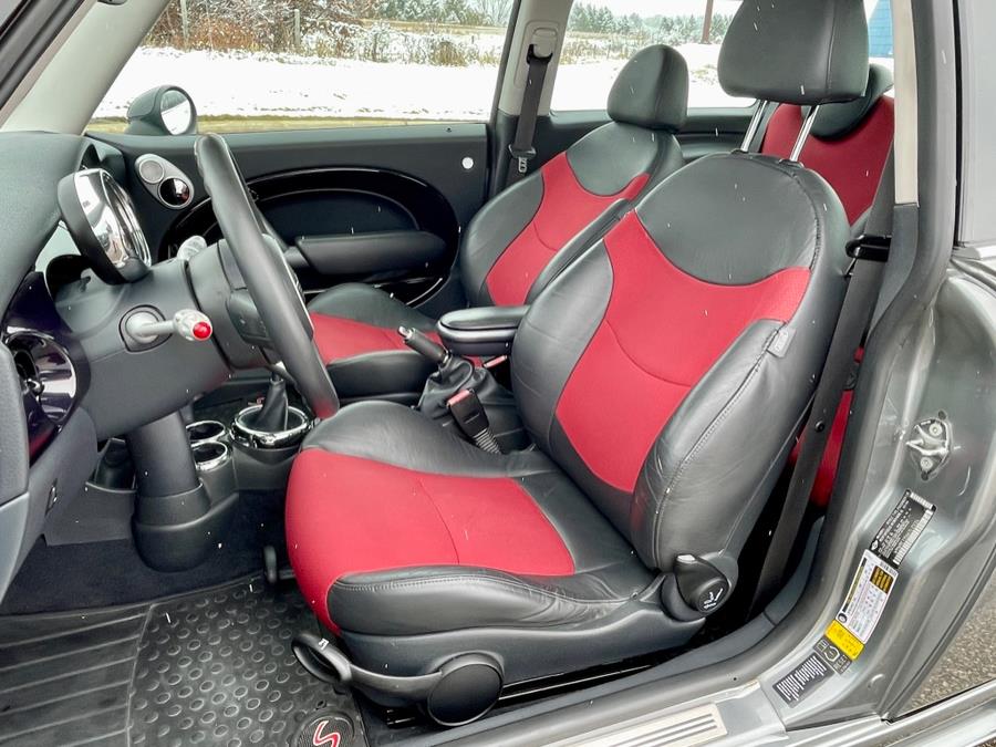 2006 MINI Cooper S 2dr Cpe S, available for sale in Darien, Wisconsin | Geneva Motor Cars. Darien, Wisconsin 2006 MINI Cooper S 2dr Cpe S, available for sale in Darien, Wisconsin | Geneva Motor Cars. Darien, Wisconsin