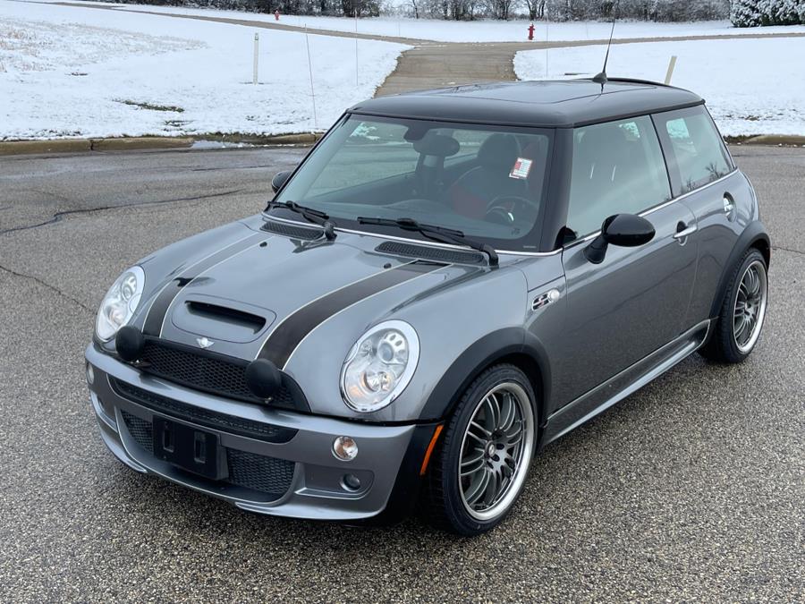 2006 MINI Cooper S 2dr Cpe S, available for sale in Darien, Wisconsin | Geneva Motor Cars. Darien, Wisconsin 2006 MINI Cooper S 2dr Cpe S, available for sale in Darien, Wisconsin | Geneva Motor Cars. Darien, Wisconsin