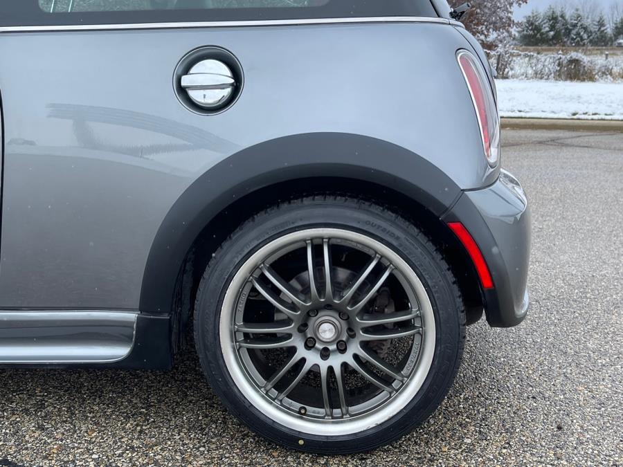 2006 MINI Cooper S 2dr Cpe S, available for sale in Darien, Wisconsin | Geneva Motor Cars. Darien, Wisconsin 2006 MINI Cooper S 2dr Cpe S, available for sale in Darien, Wisconsin | Geneva Motor Cars. Darien, Wisconsin