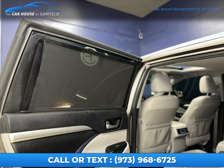 2016 Toyota Highlander AWD 4dr V6 XLE (Natl), available for sale in Garfield, New Jersey | Car House Of Garfield. Garfield, New Jersey 2016 Toyota Highlander AWD 4dr V6 XLE (Natl), available for sale in Garfield, New Jersey | Car House Of Garfield. Garfield, New Jersey